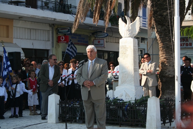 October 28 - 'Oxi' Day - Mayors speech at the war memorial 